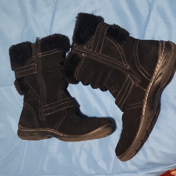 Winter Boots by Earth Spirit. - Picture 2 of 5